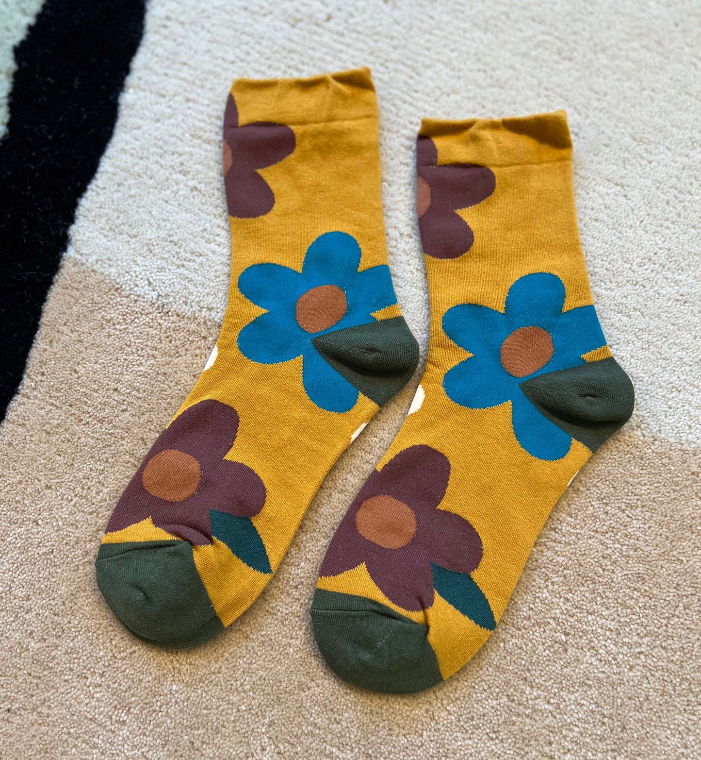 Bold Flower Crew Socks