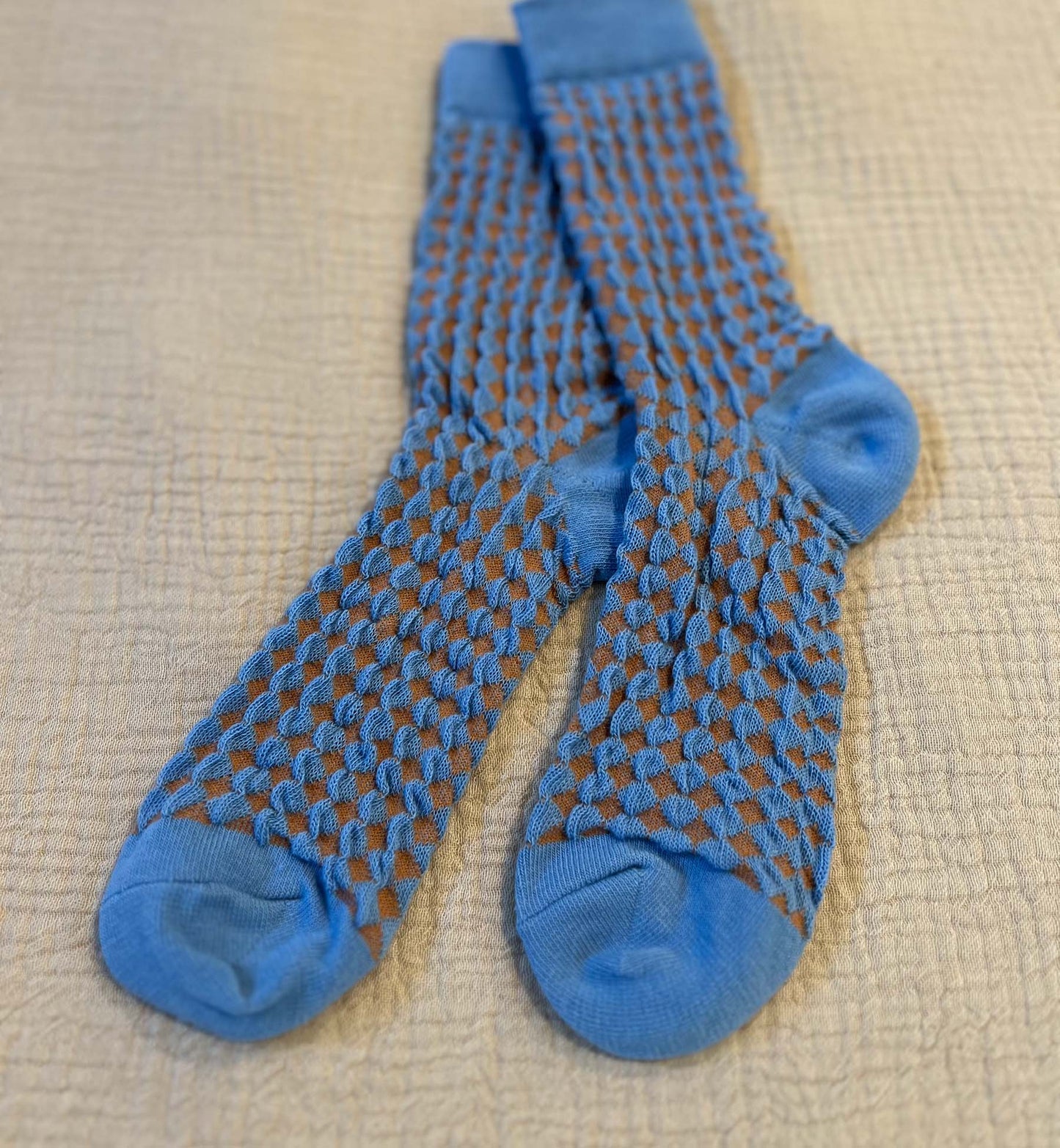 Embossed Diamond Waffle Crew Socks